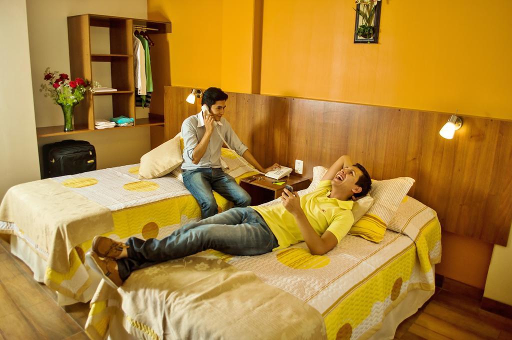 Hotel Mitru - Tarija Chambre photo